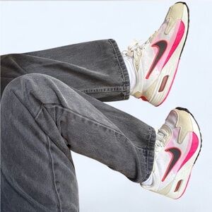 Women’s Nike Air Max Solo sneaker size 7